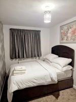 Alquiler Vacacional - Entire luxurious 3 bedroom house in Wigan,Greater Manchester with free parking.