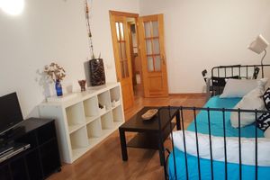 Alquiler Vacacional - Romantic and beautiful apartment 65 m2 new in the main square of Segovia.