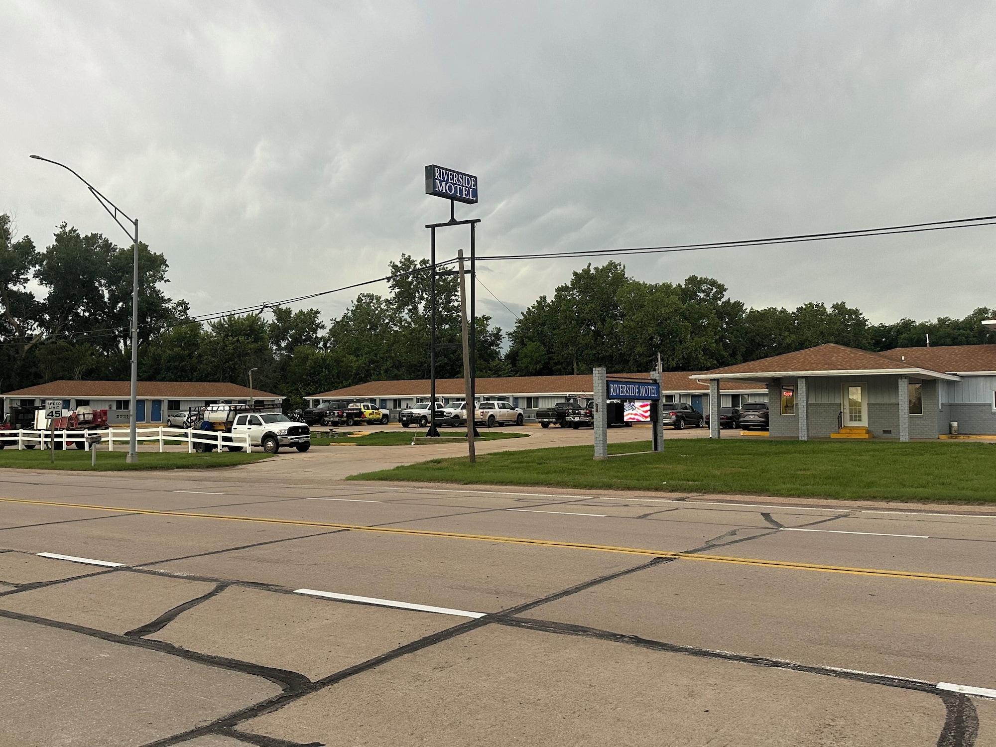 Varios RIVERSIDE MOTEL