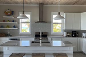 Alquiler Vacacional - Paradise Beach House a new 4 bedroom beachfront house with pool