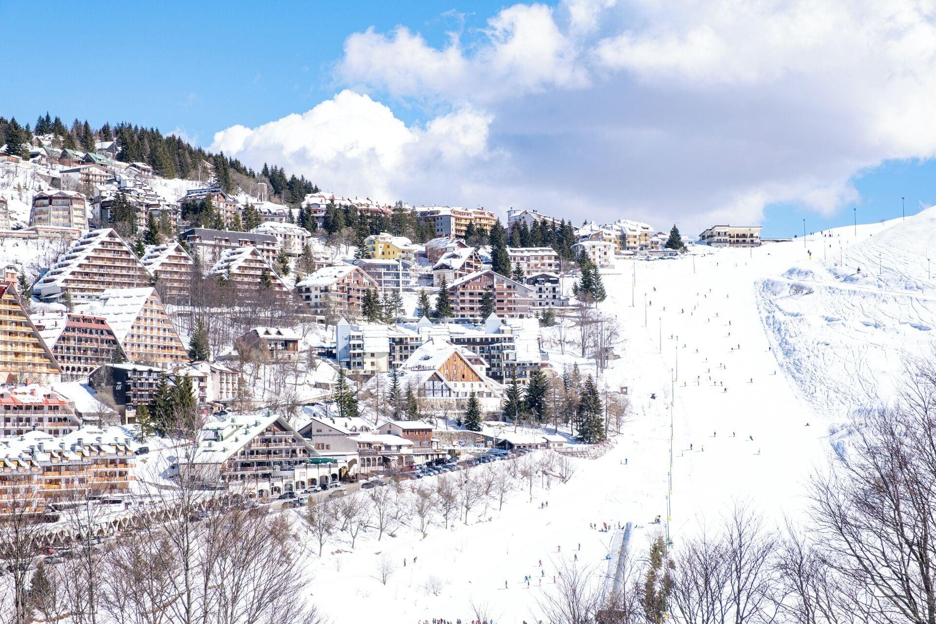 Vista Exterior Hotel Mondolè