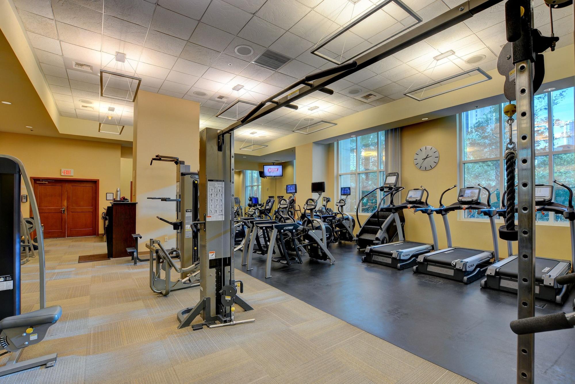 Gimnasio Studio 25 HIGH FLR MGM Signature Balcony