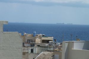 Alquiler Vacacional - Modern Sunny Apartment With Balcony