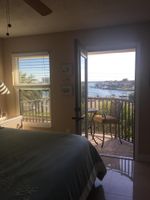 Alquiler Vacacional - Beach Front 2B 2B.  Elegant Top Floor End Unit On Desirable Belleair Beach