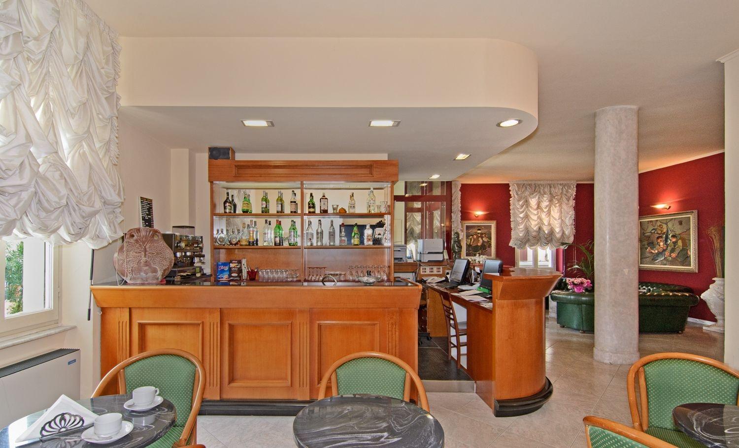 Bar/Salón Hotel Regina