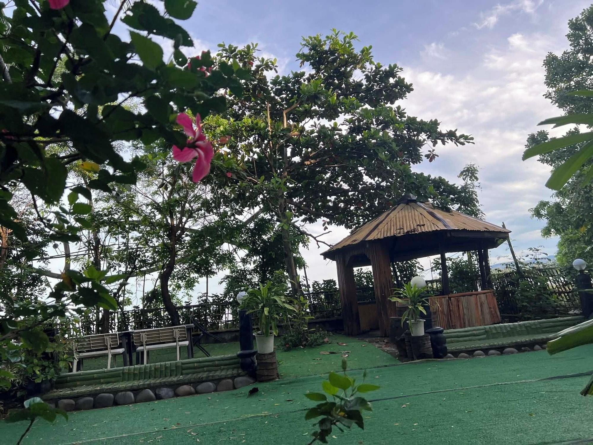 Vista Exterior Potipot Gateway Resort