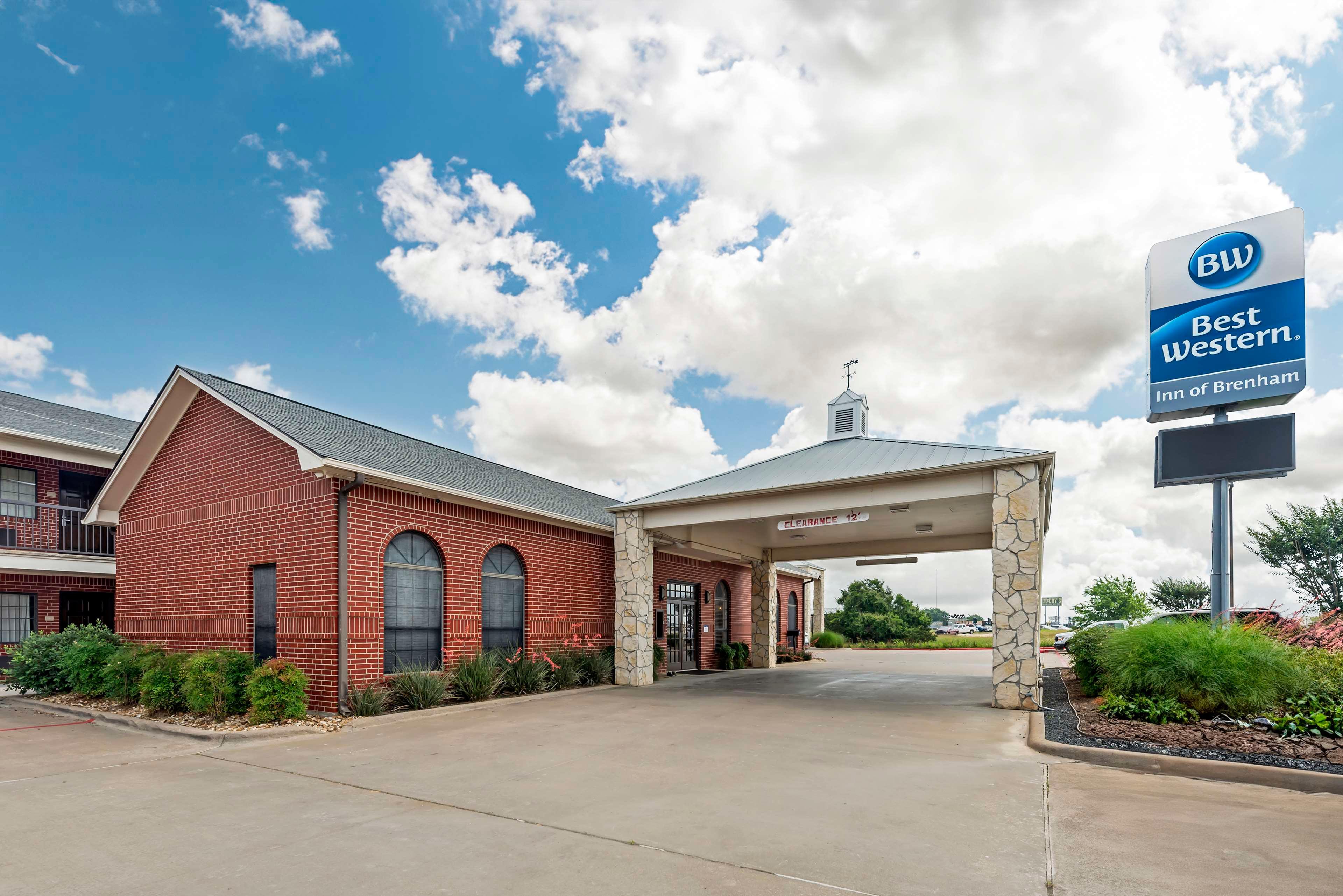 Vista Exterior Best Western Inn of Brenham