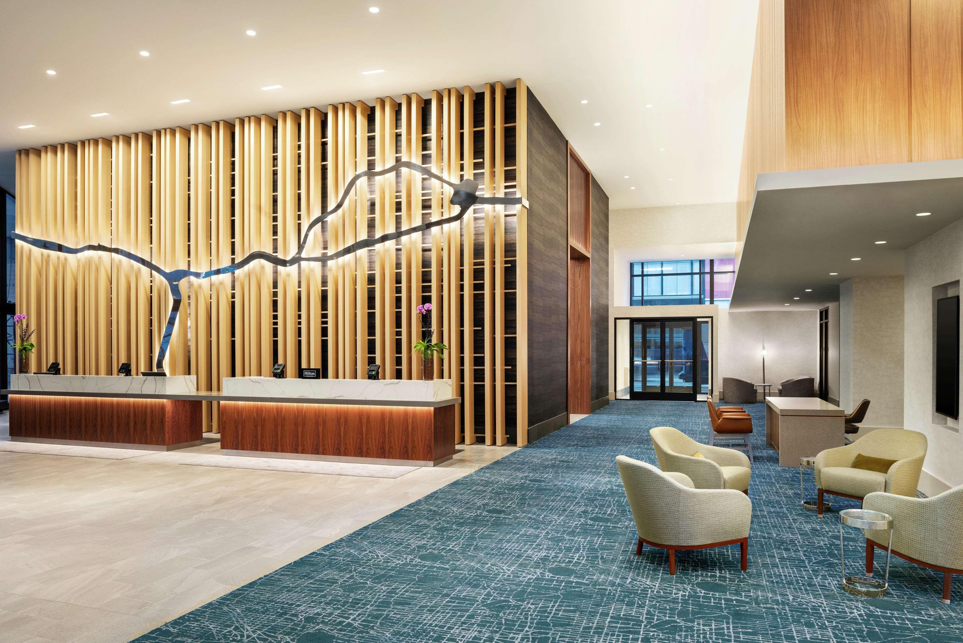 Vista Lobby DoubleTree by Hilton Chicago - Magnificent Mile