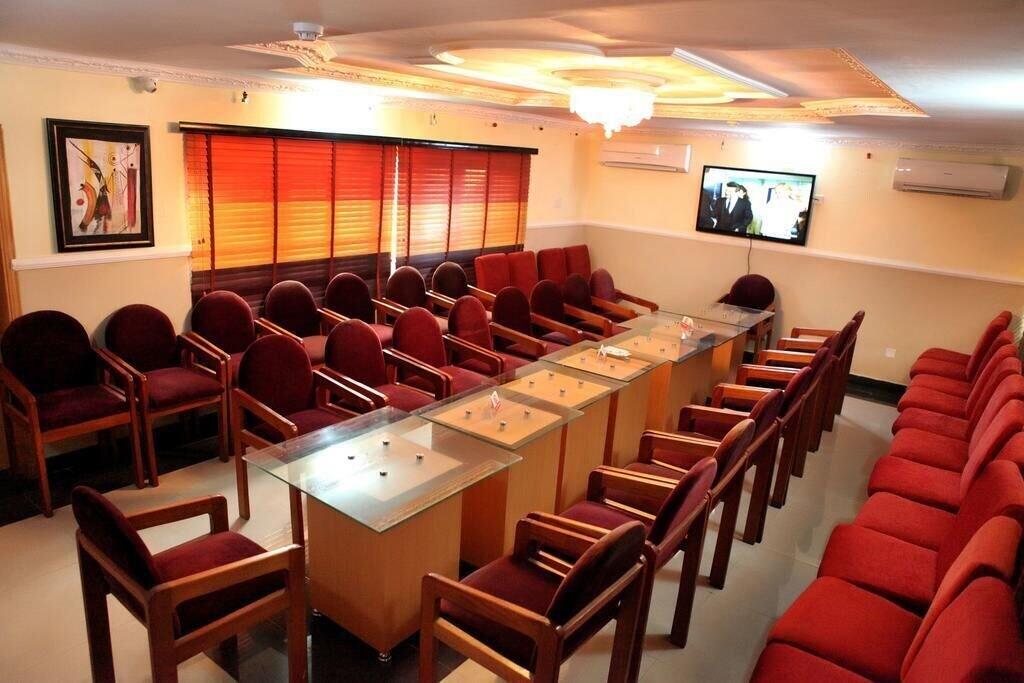 Gimnasio Nspri Guest House
