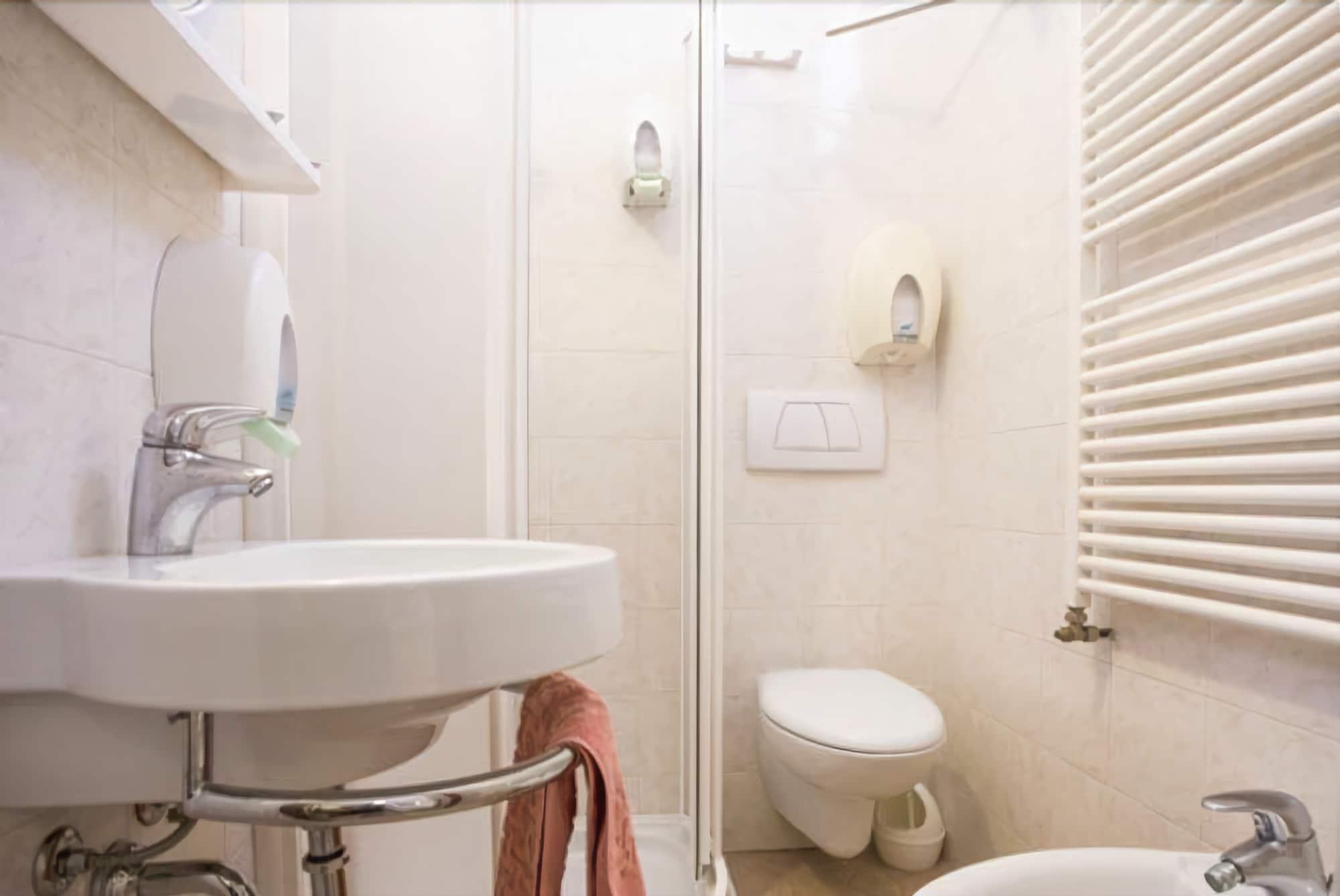 Equipamiento de Habitación Hotel Modenese