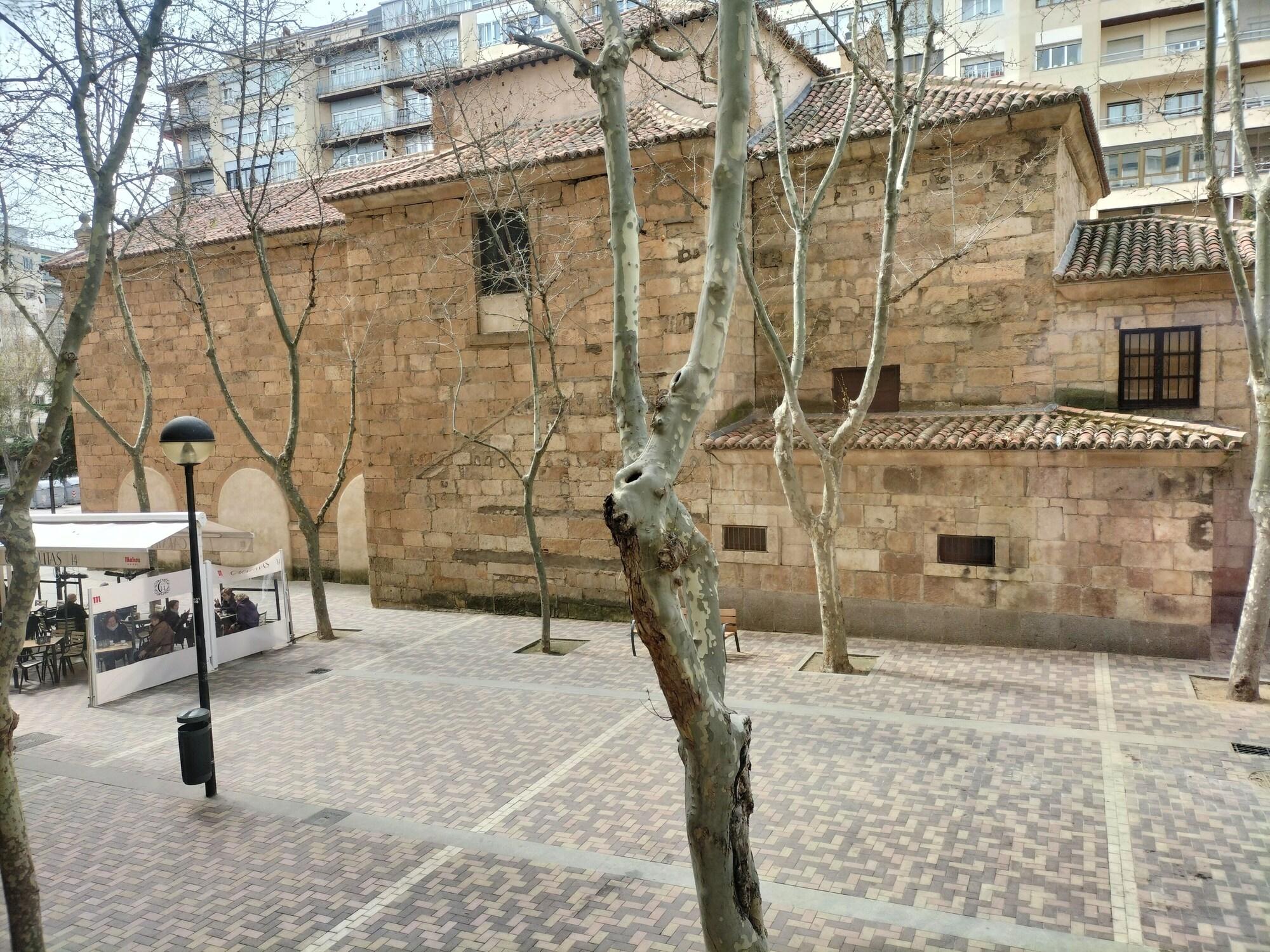 Vista Exterior Hostal Albero by gaiarooms