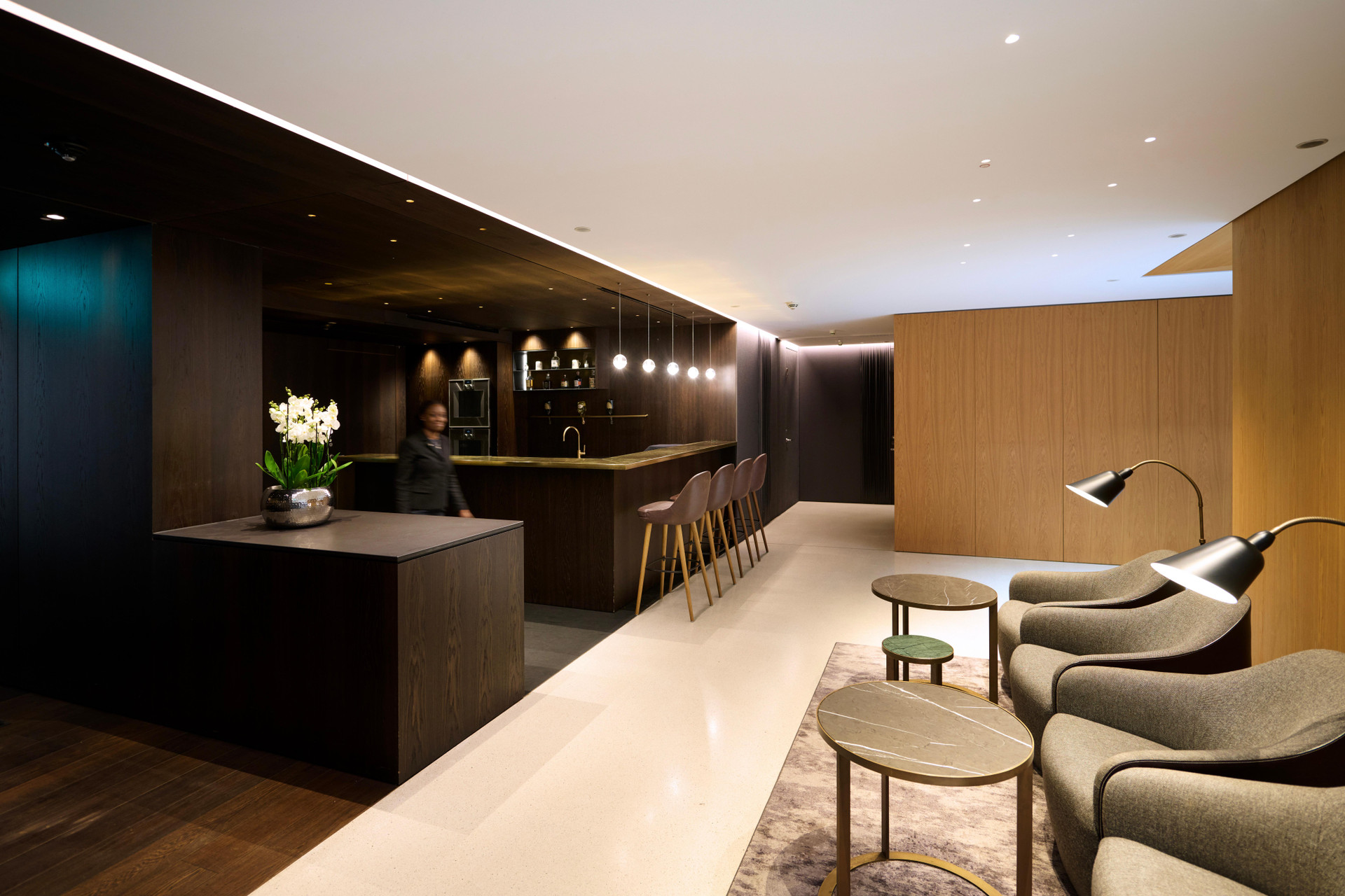 Bar/Salón BEYOND by Geisel