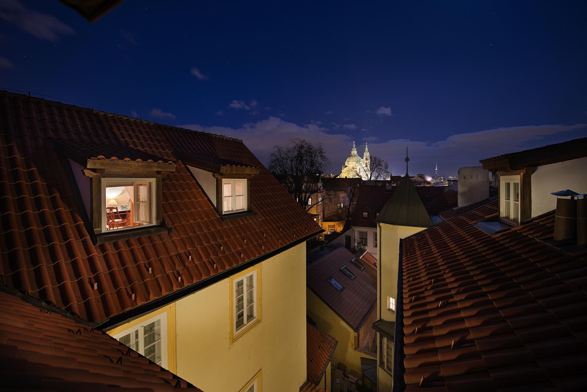 Varios Boutique Hotel Constans