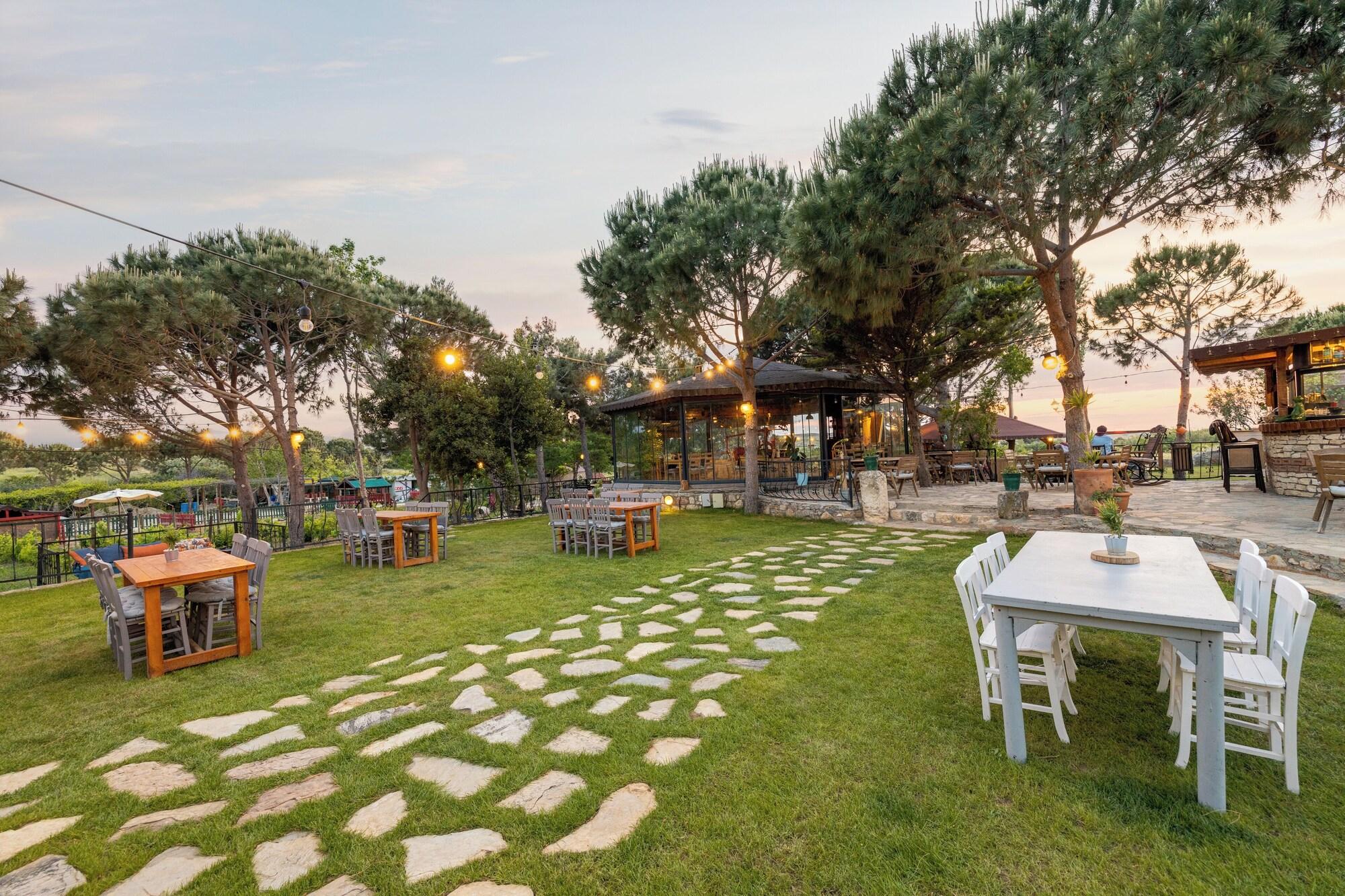Varios Aral Tatil Ciftligi