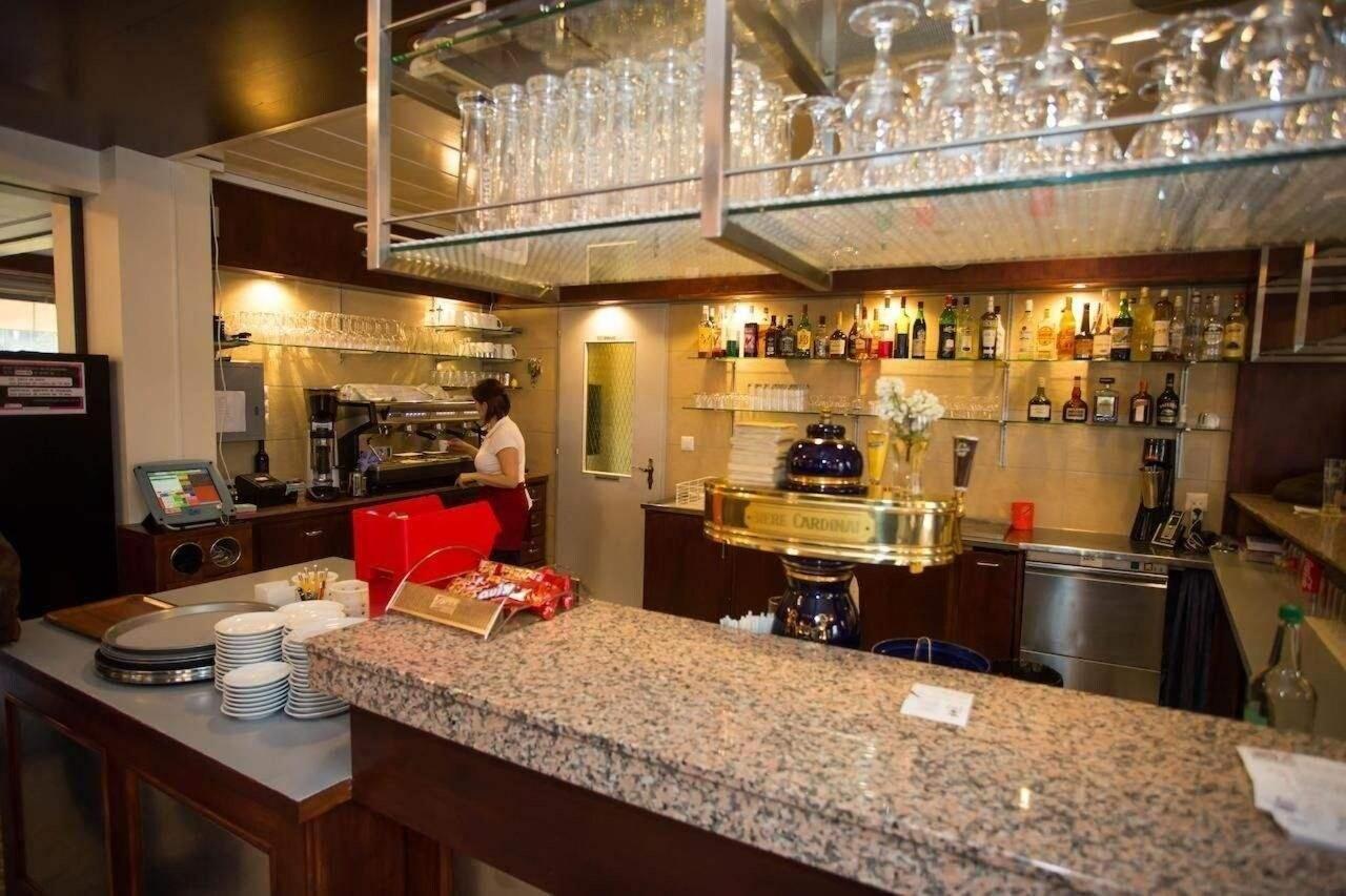 Bar/Salón Escale Hôtel