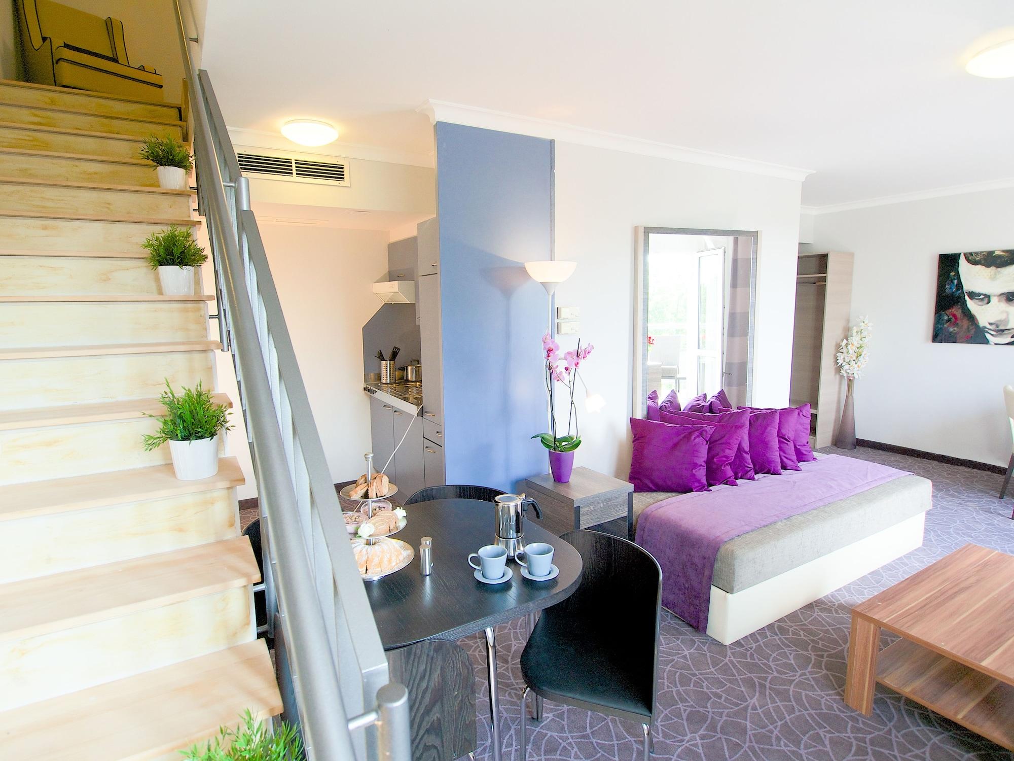 Varios 24hours Apartment Hotel