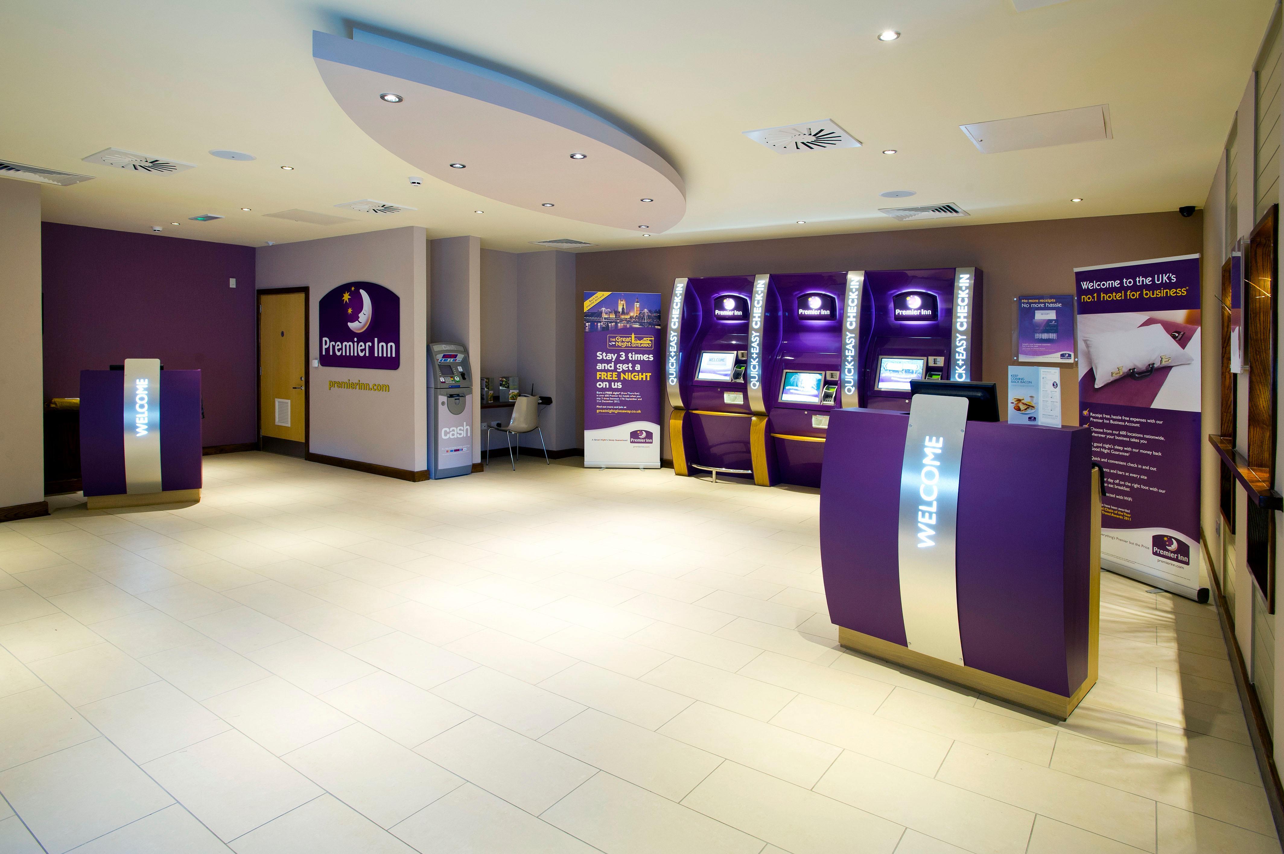 Vista Lobby Premier Inn Glasgow Cc Buchanan Galleries