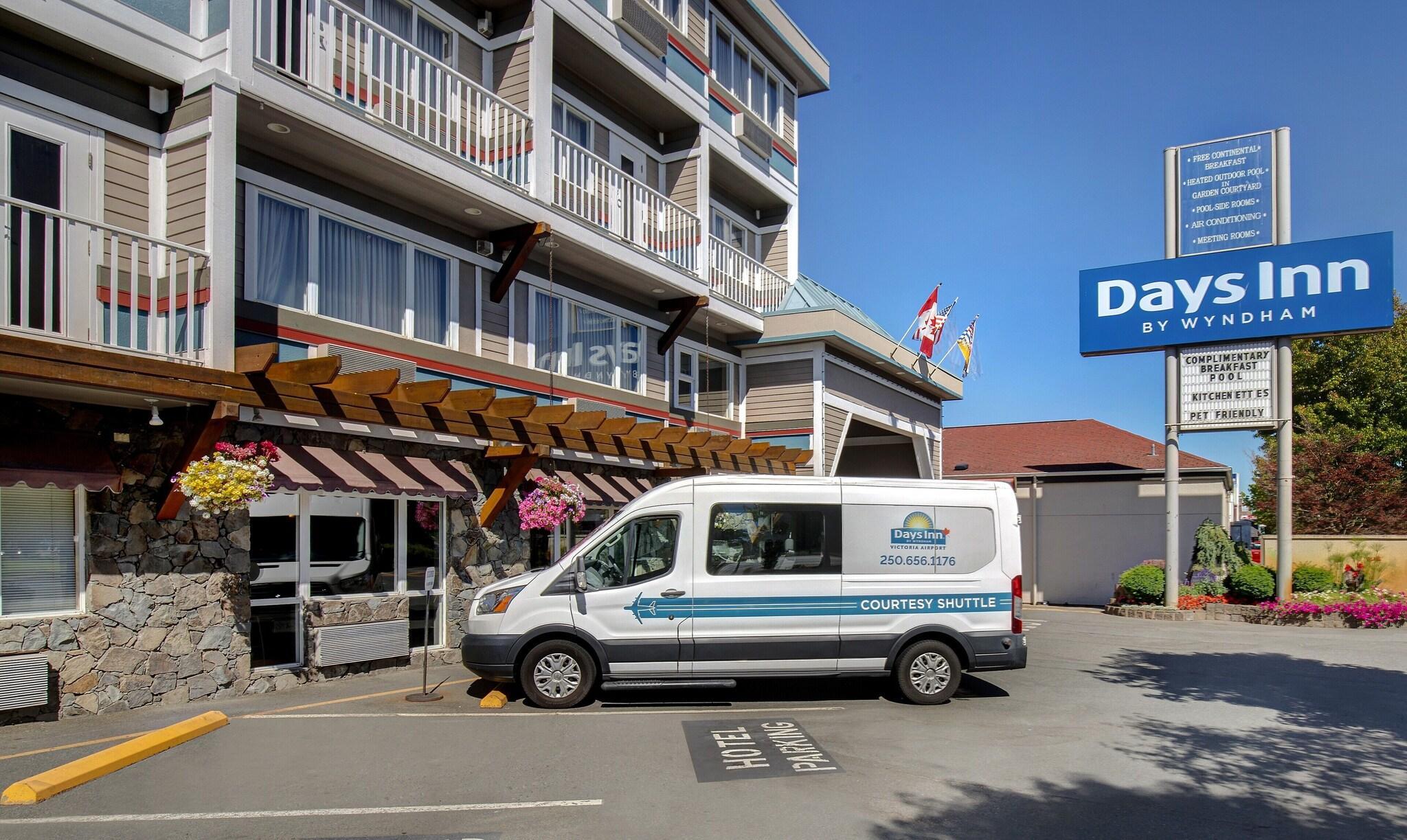 Vista Exterior Days Inn by Wyndham Victoria Airport Sidney