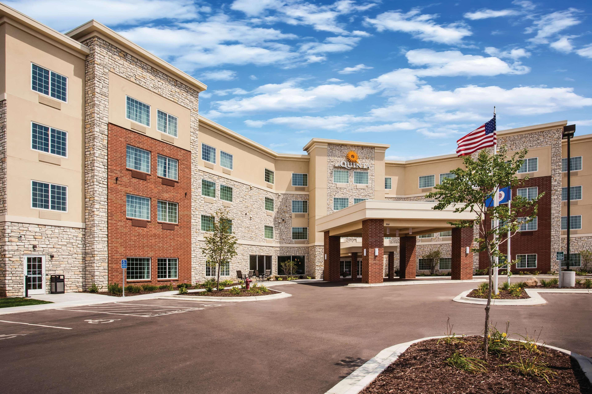 Vista Exterior La Quinta Inn & Suites by Wyndham St. Paul-Woodbury