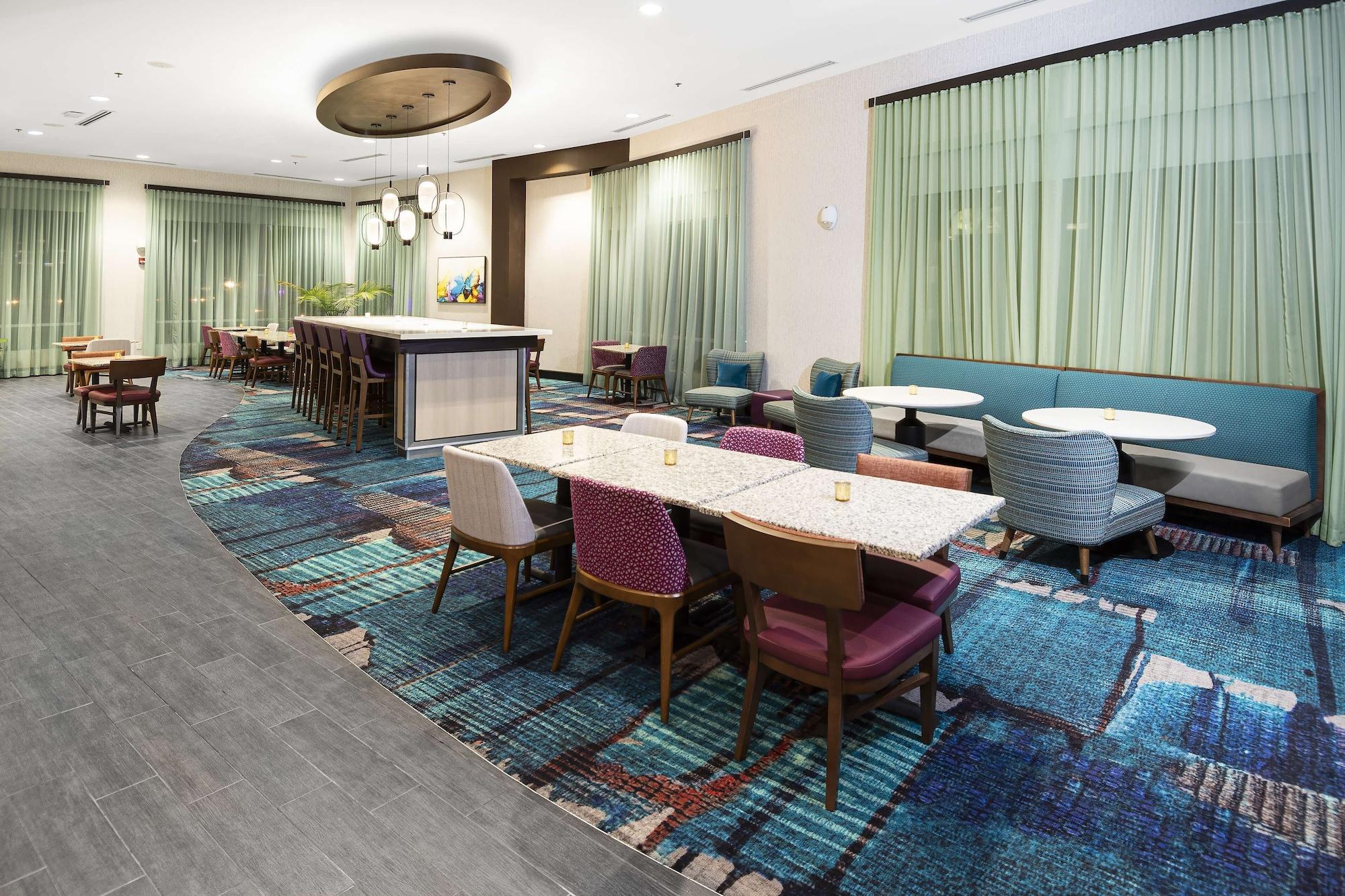 Vista Lobby Hampton Inn & Suites Raleigh Downtown