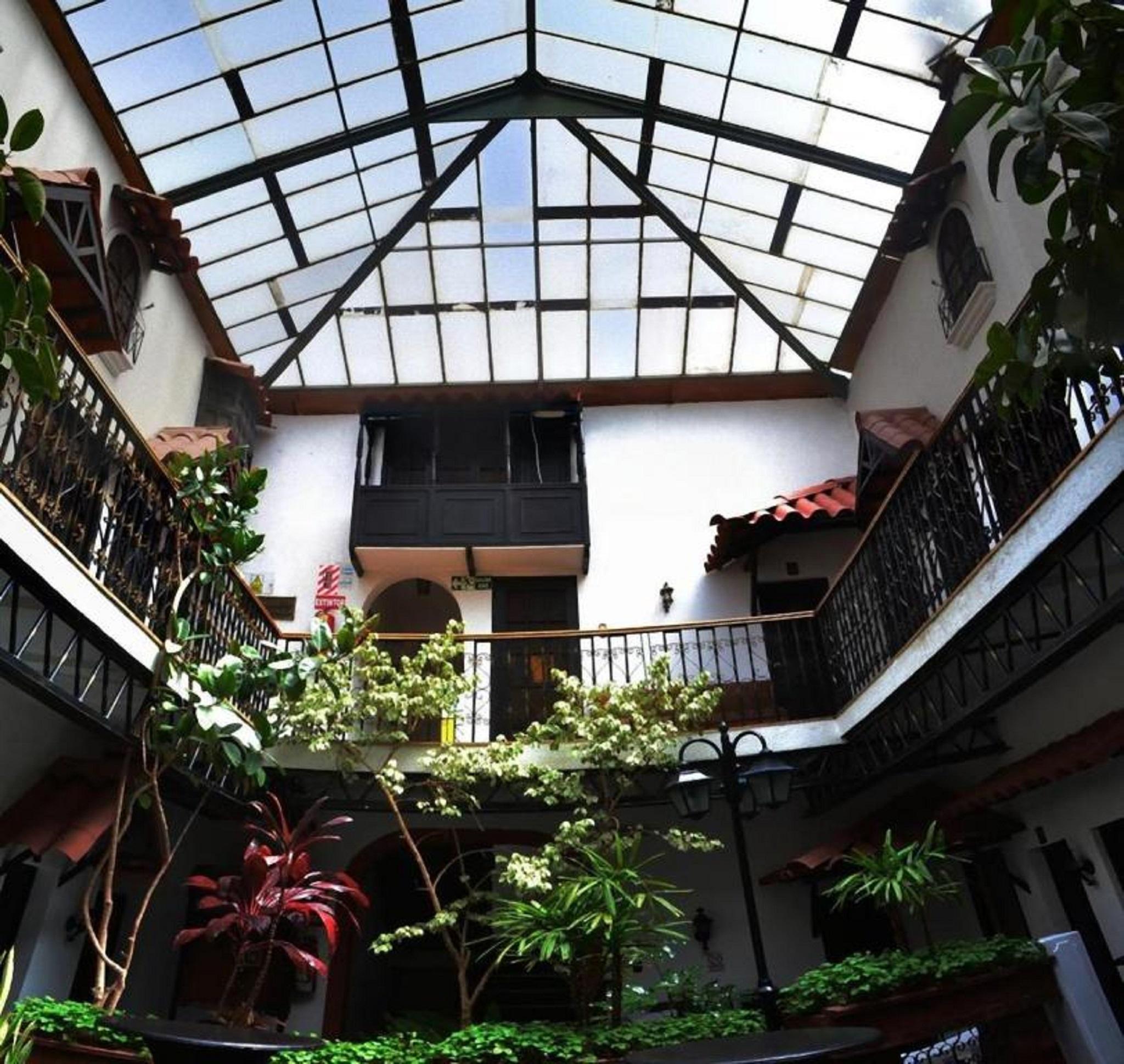 Vista Exterior Hotel Calacoto