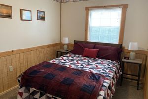 Alquiler Vacacional - SPRING GETAWAY! Comfortable 2BR cozy cottage just a few steps from Sandusky Bay!