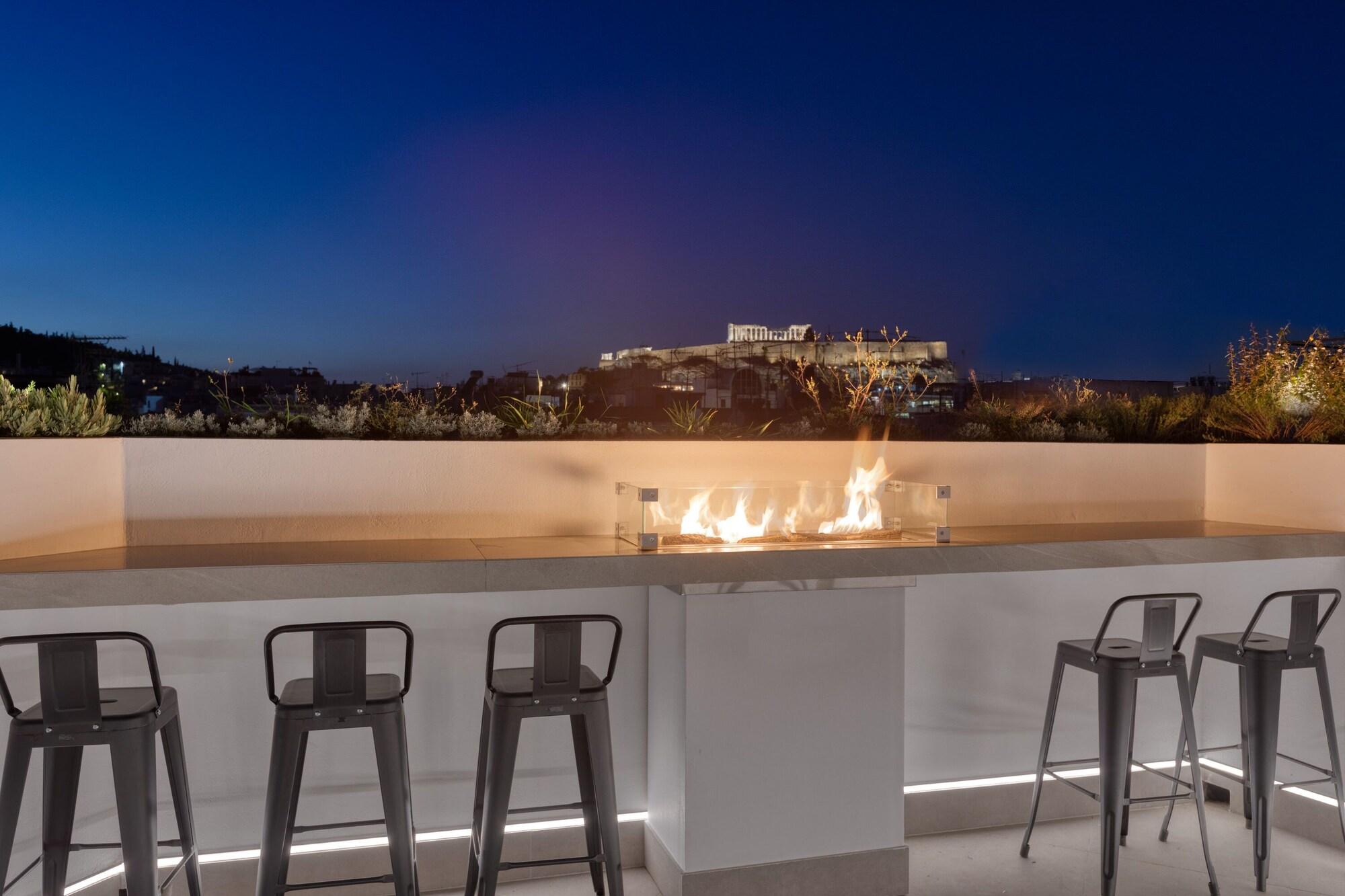 Bar/Salón Koniama Acropolis