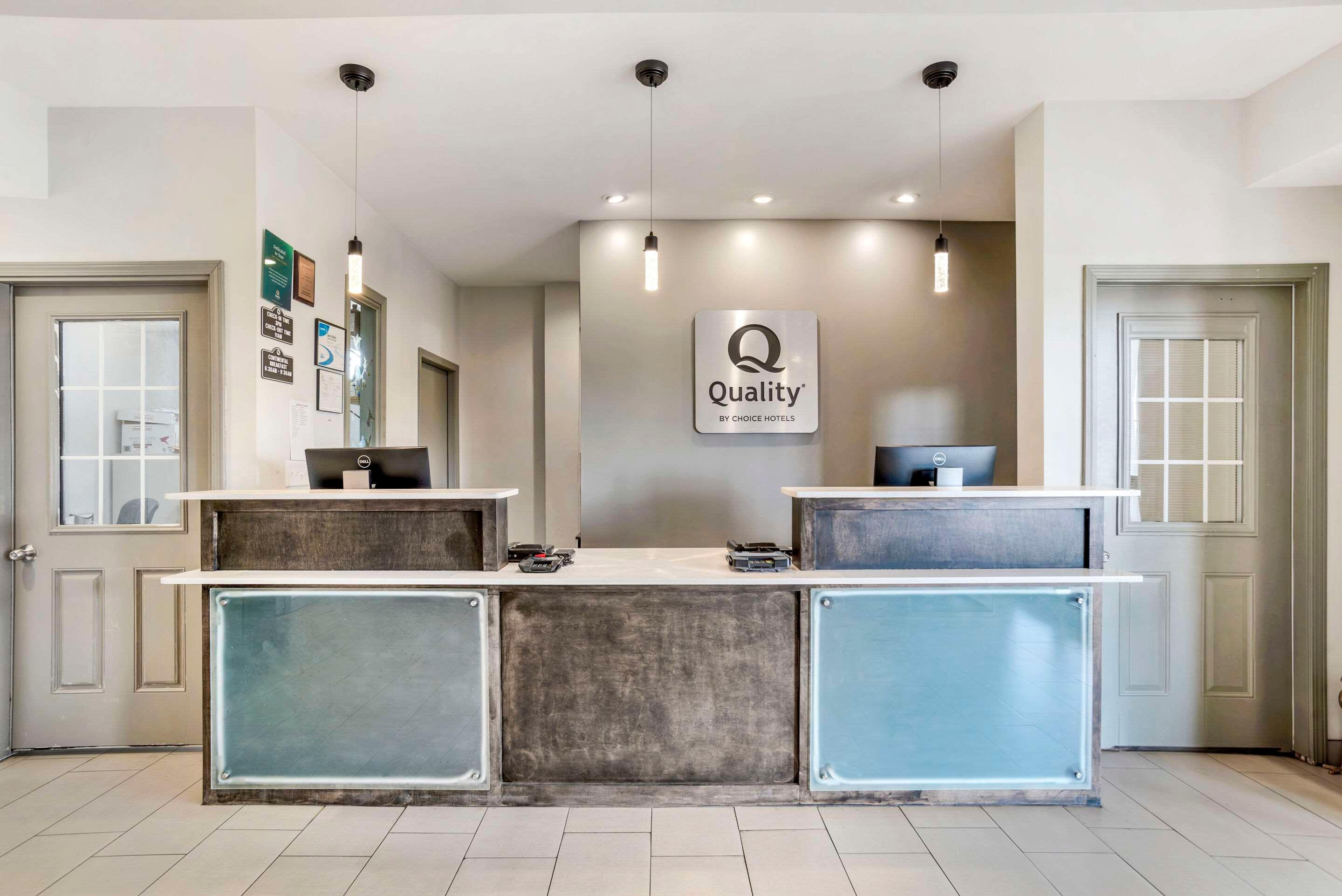 Vista Lobby Quality Inn & Conference Center