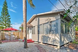 Alquiler Vacacional - Quiet Cottage < 1/2 Mi to Gulf Coast & Boardwalk!