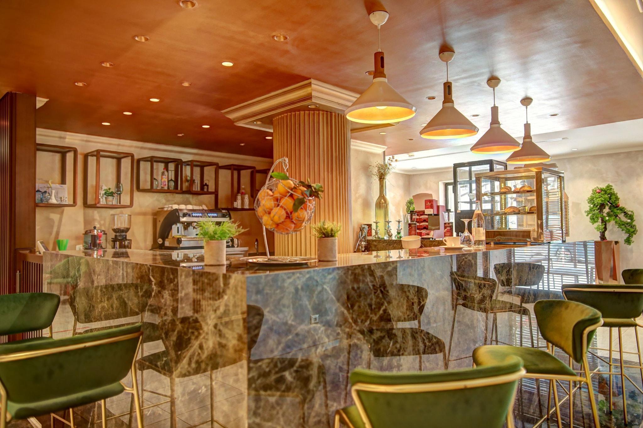 Bar/Salón Lac Leman