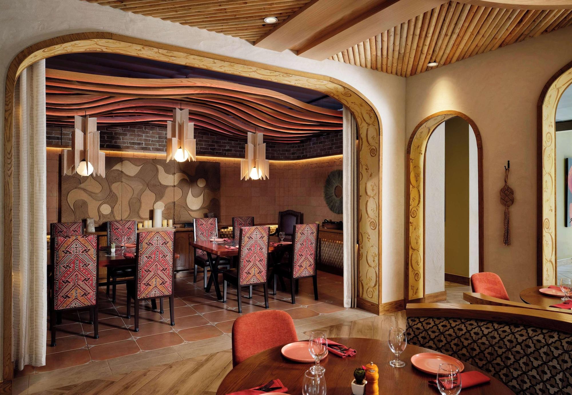 Restaurant Sanctity Hotel Rancho Cucamonga, Tapestry Collection Hilton