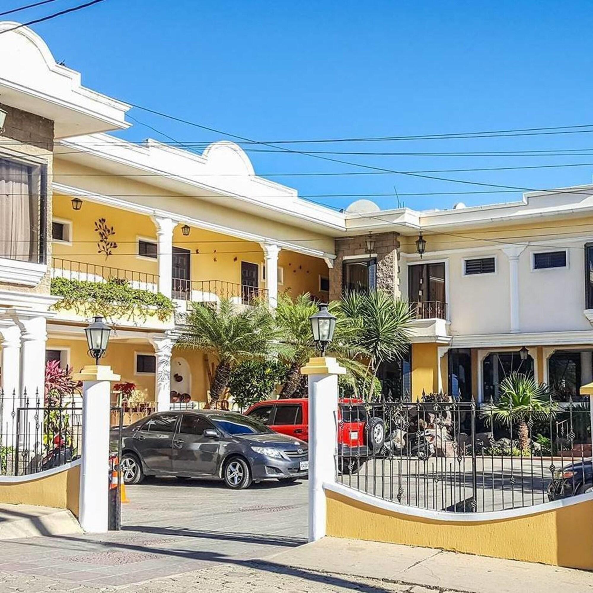 Vista Exterior Hotel Del Sol