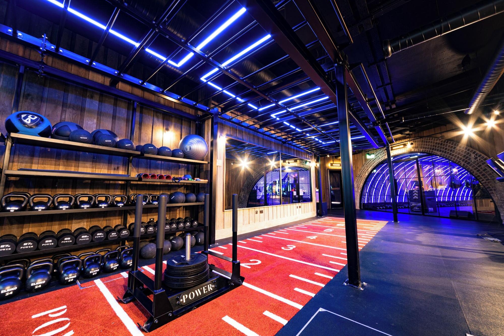 Gimnasio The Dean Galway