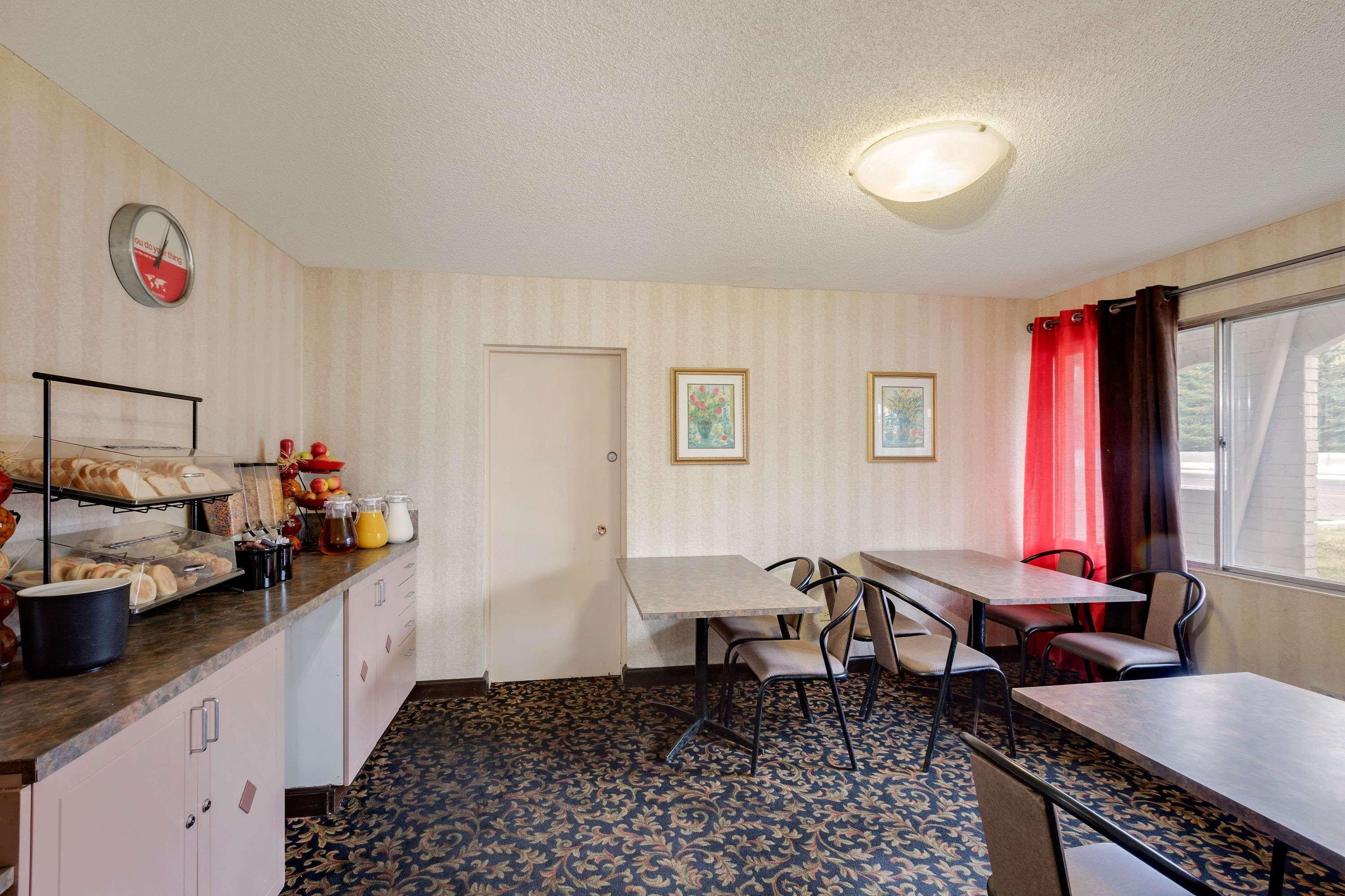 Restaurant Metro Inn Calgary Northwest