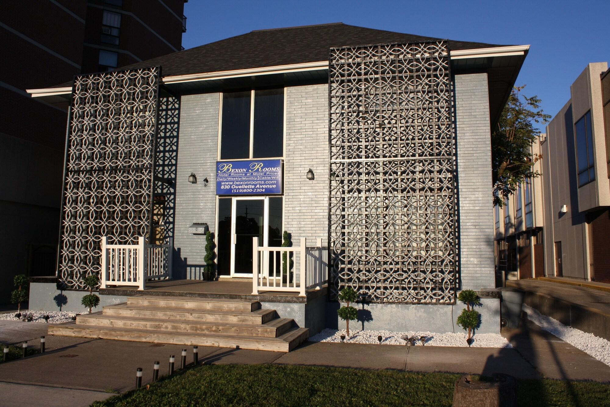 Vista Exterior IACC Centers - Hotel Downtown Windsor