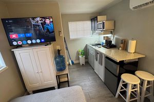 Alquiler Vacacional - Cozy cabin in safe neighborhood fabulous Las Vegas with WiFi, AC