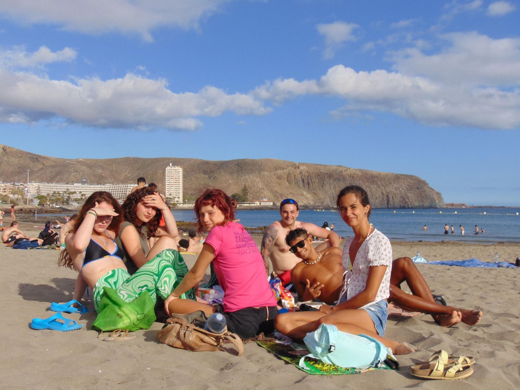 Varios Ocean Nomads Hostel