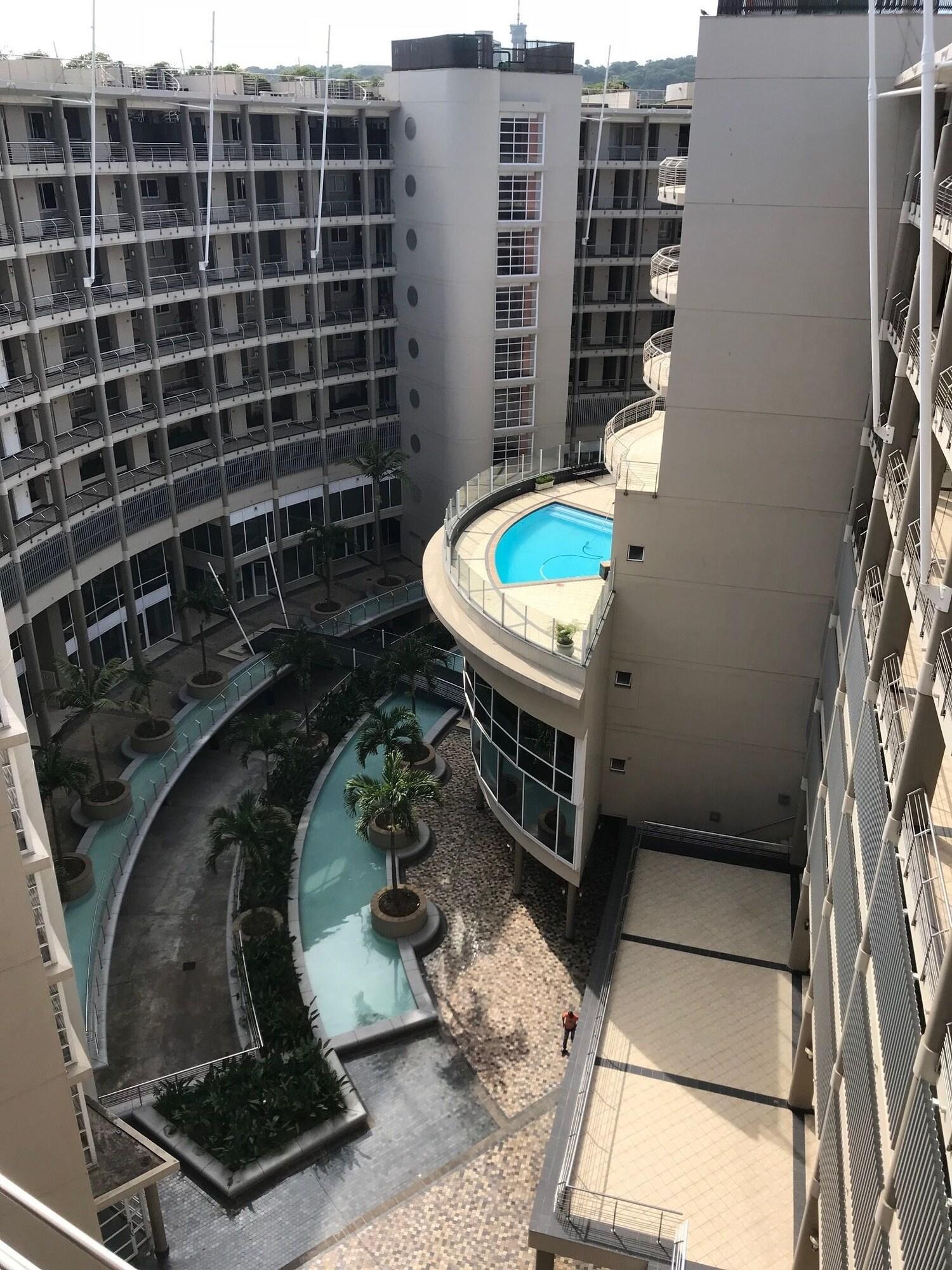 Vista Piscina The Sails Penthouse C703