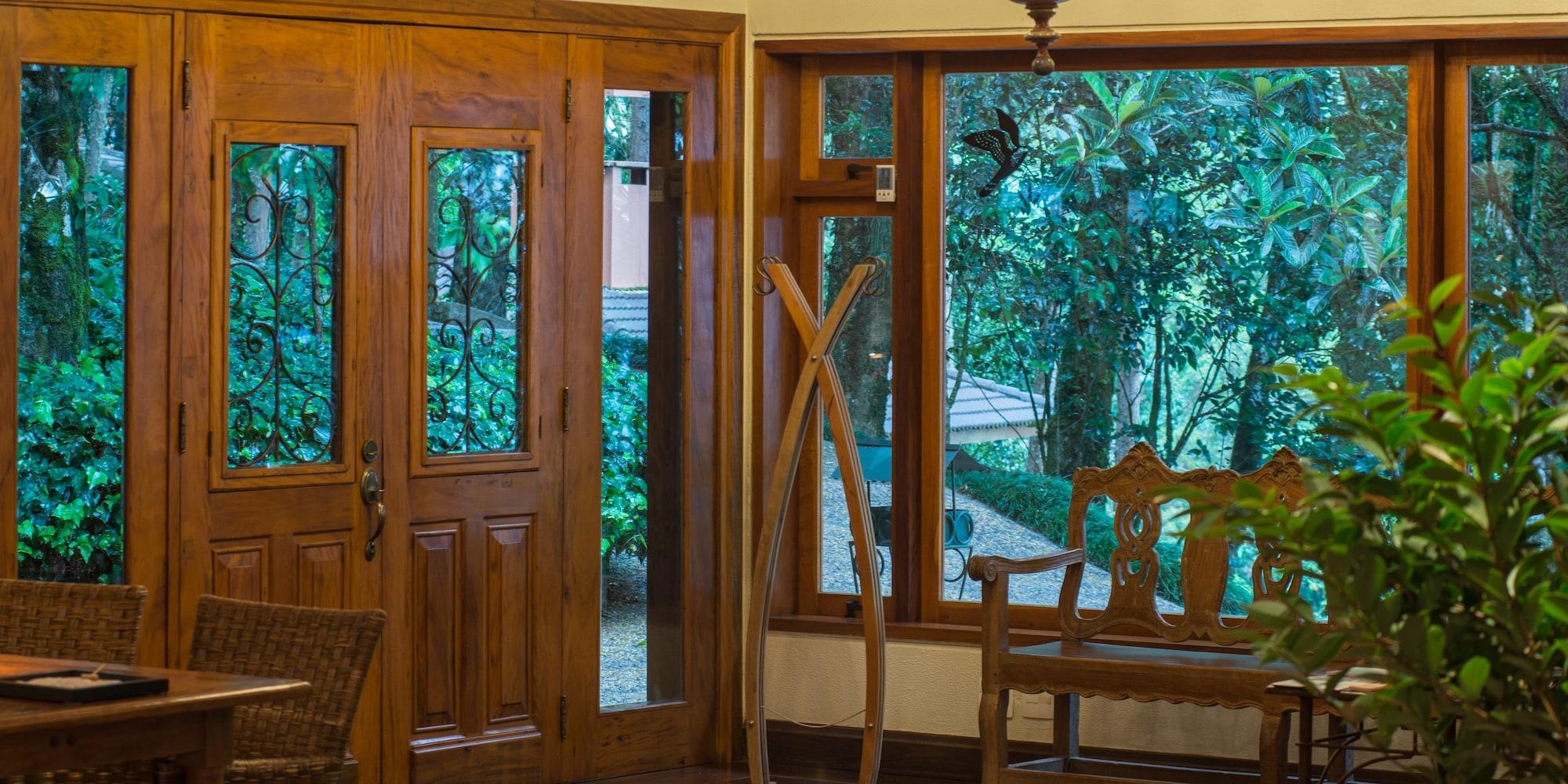 Vista Lobby Kuriuwa Hotel