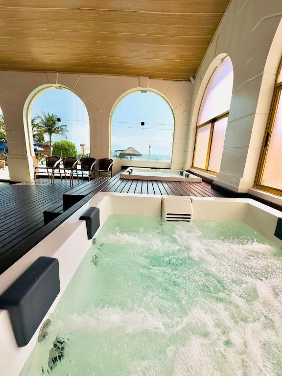 Vista Piscina Ingleses Palace Hotel