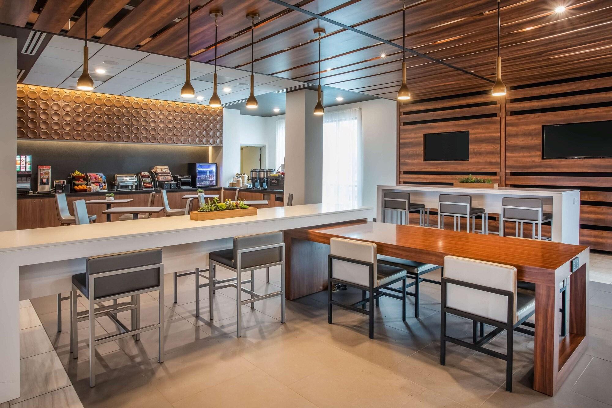 Restaurant Wingate by Wyndham Denver Airport