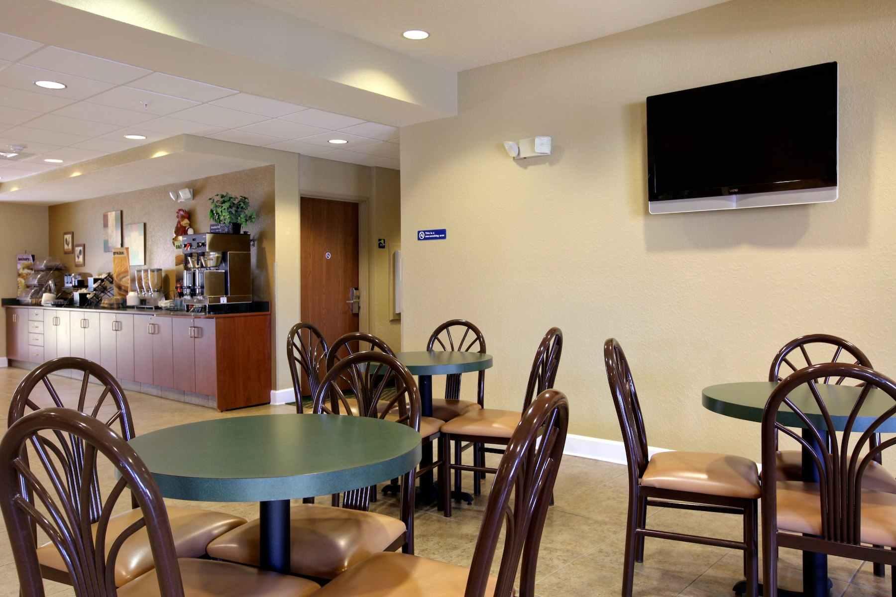 Restaurant Microtel Inn & Suites by Wyndham Zephyrhills