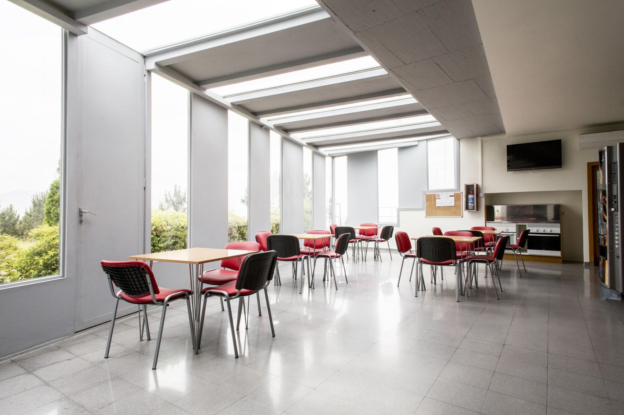 Restaurant Residencia Universitaria O Castro - Campus Accommodation