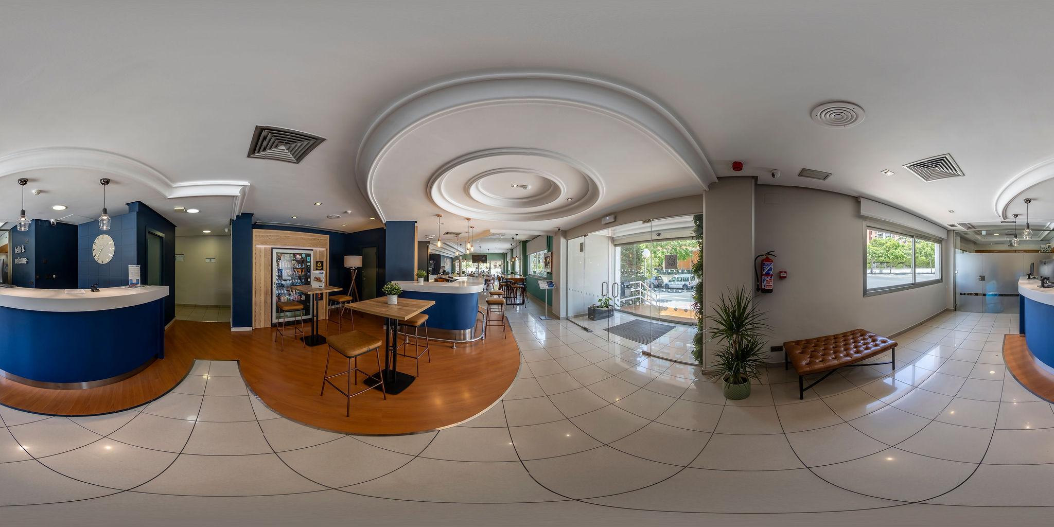 Vista Lobby Travelodge Alicante Puerto