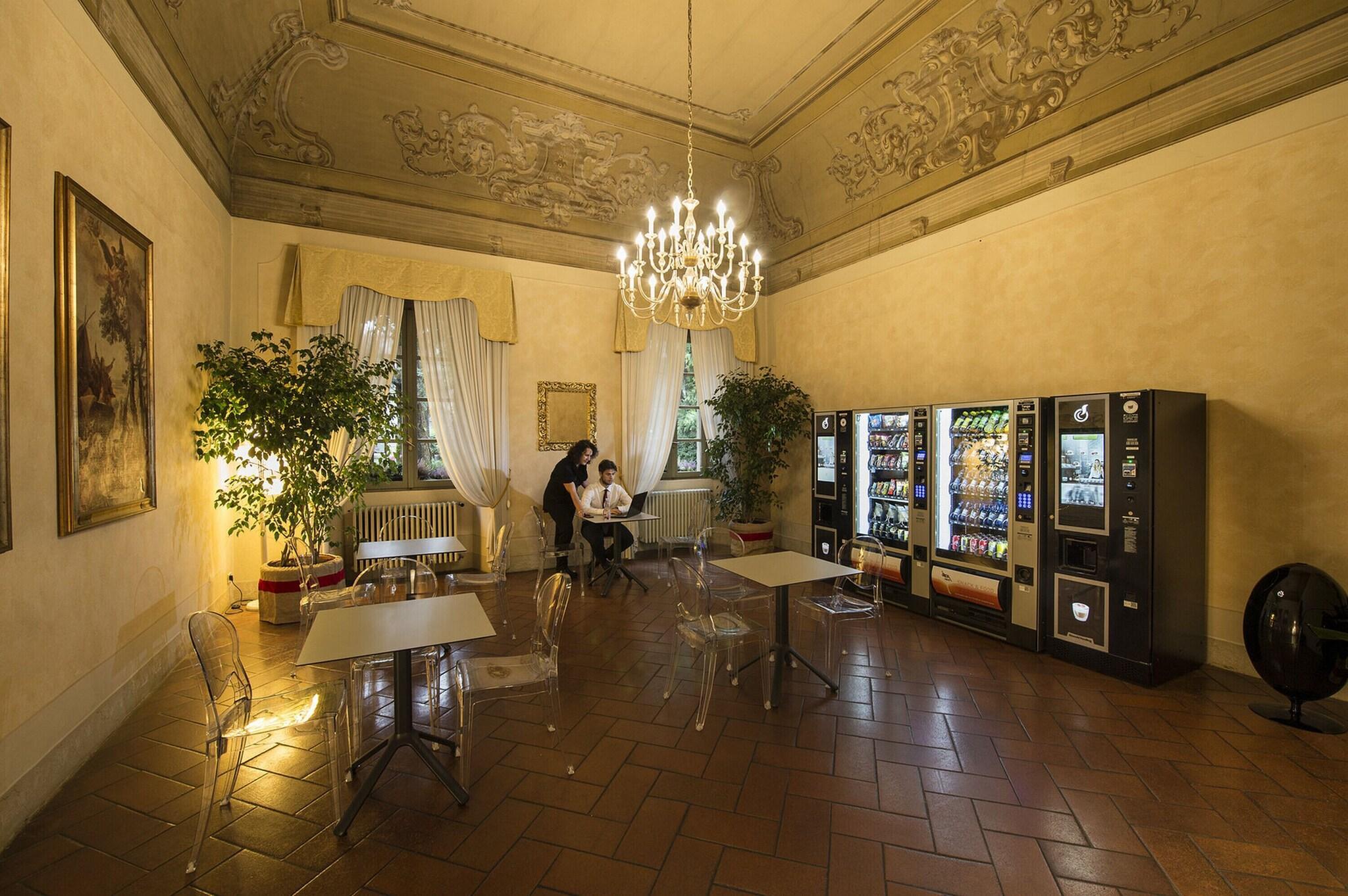 Bar/Salón Centro Paolo VI