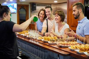 Actividad - Ruta de pintxos y vinos nacionales