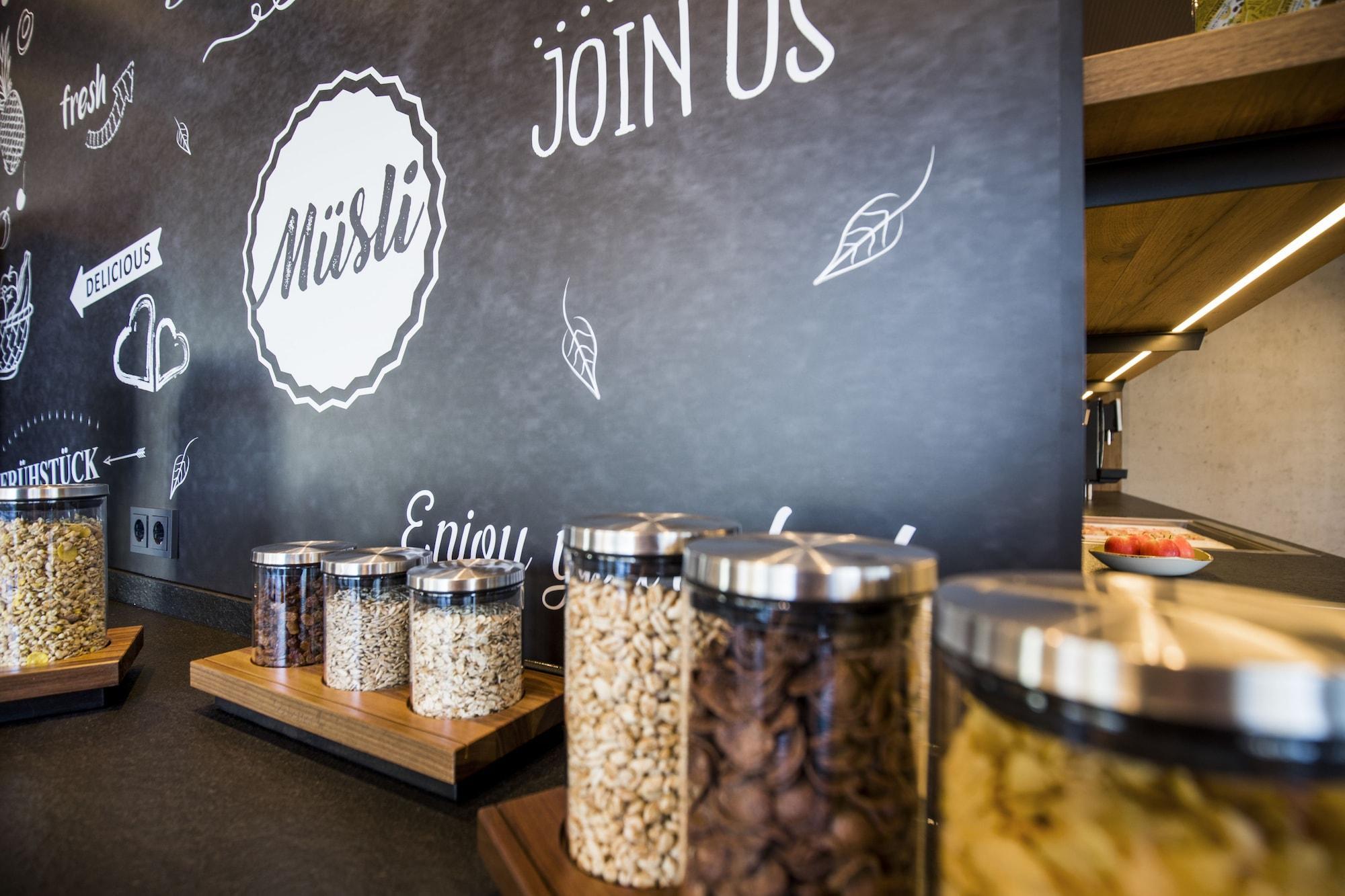 Restaurant RiKu HOTEL Neu-Ulm