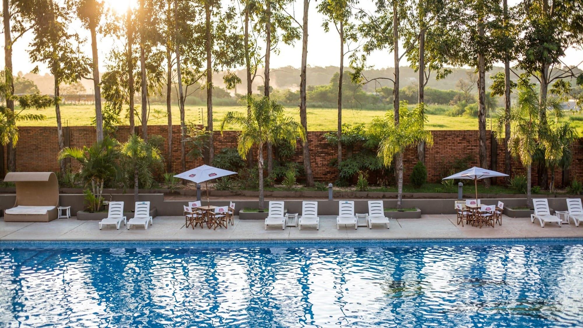 Vista Piscina Nobile Hotel Convention Ciudad Del Este