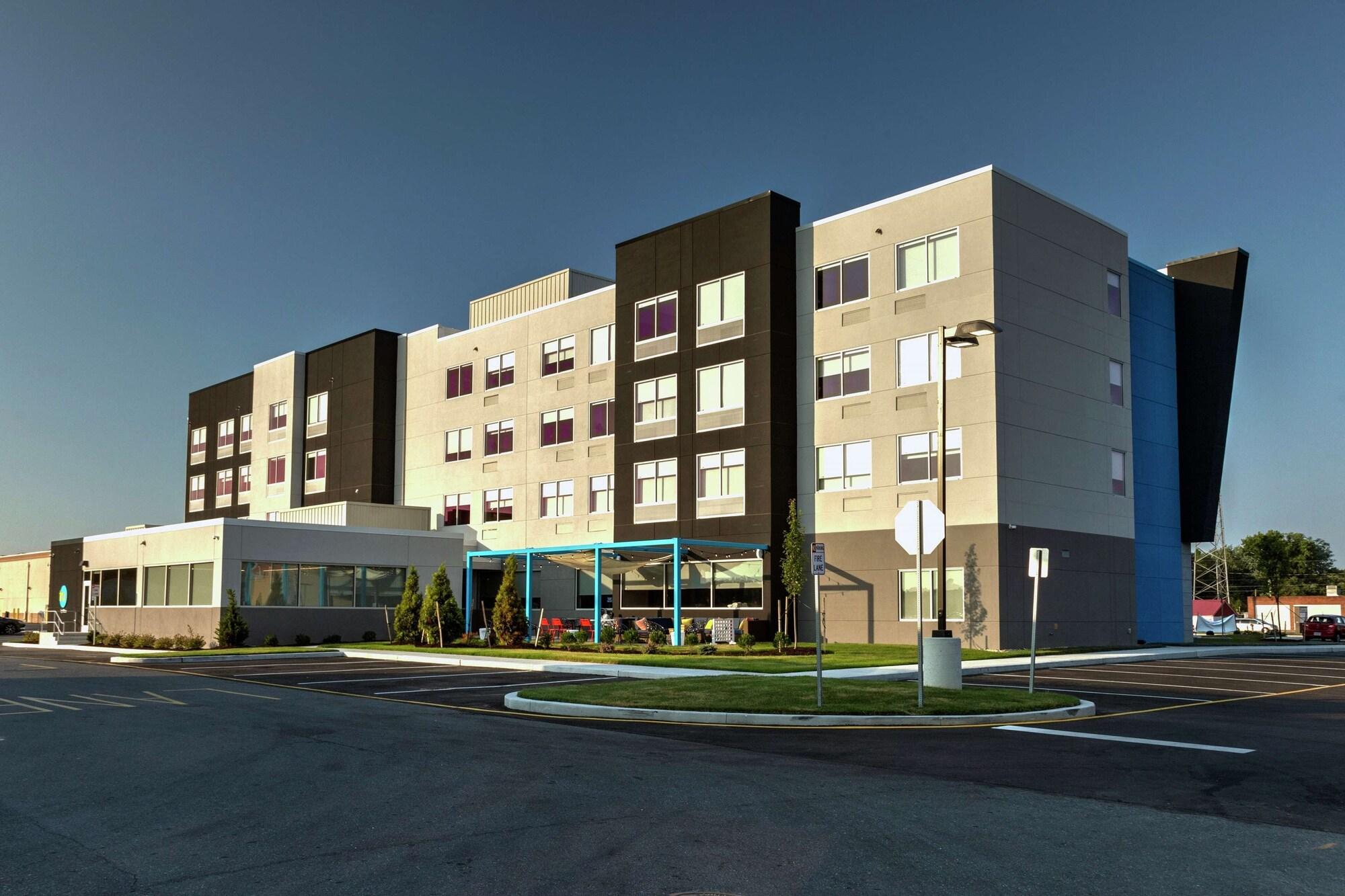 Vista Exterior Tru by Hilton Georgetown