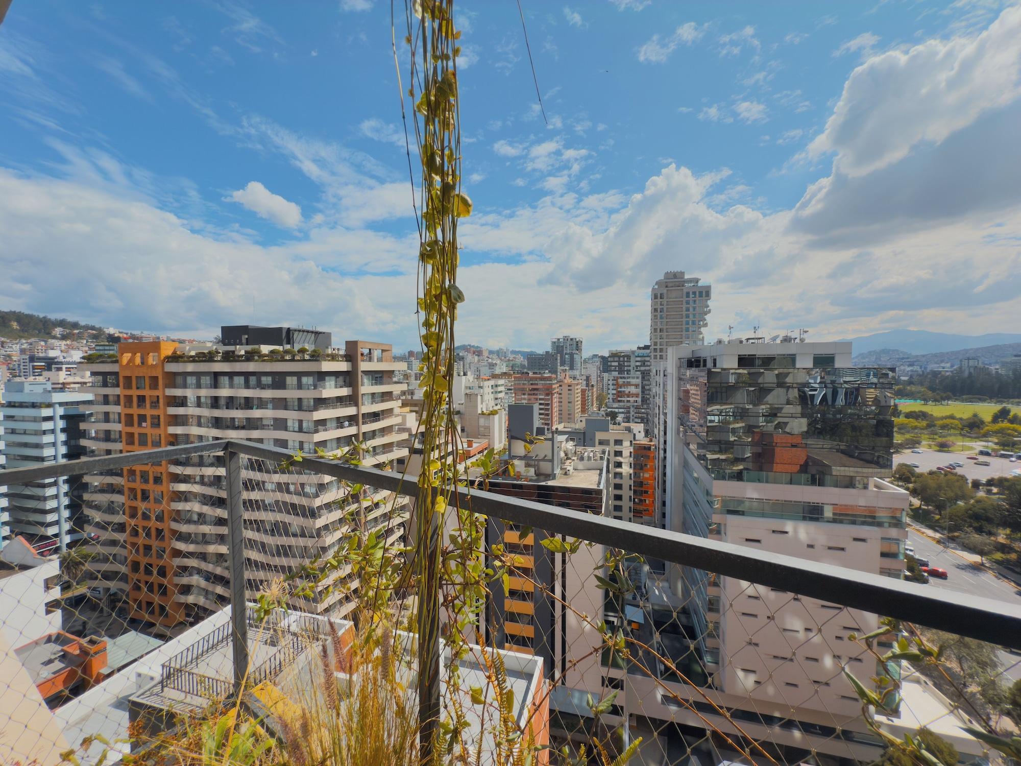Comodidades del Alojamiento Apartamento en el edificio más alto UIO